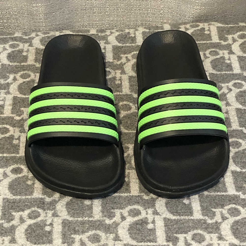 Black and Green Kids Size 32 Slide Sandals